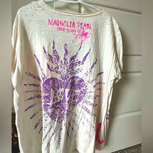 Magnolia Pearl Heart collage tee  **sold out** - Picture 6 of 6